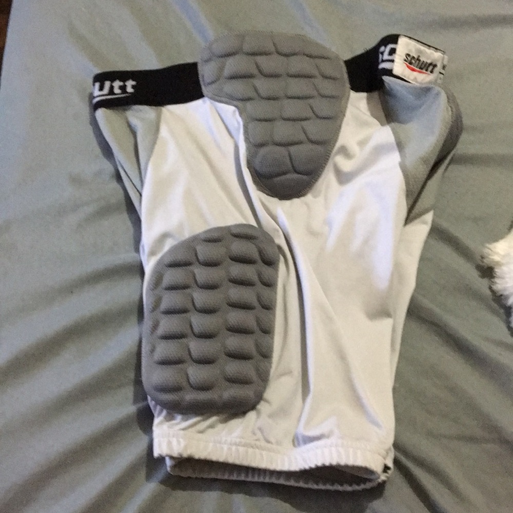 Schutt men’s compression shorts
